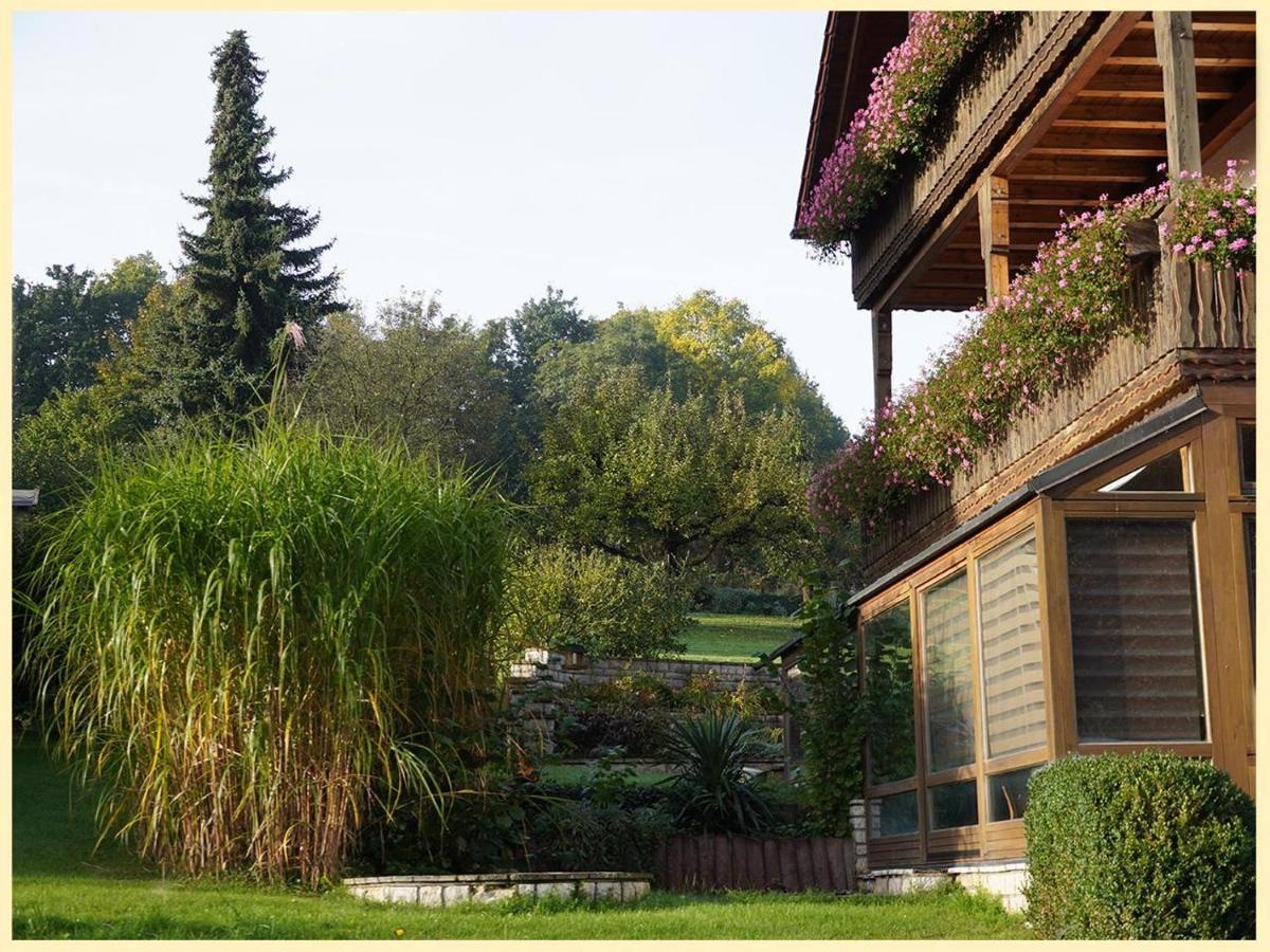 Gastehaus Claudia Bed & Breakfast Bad Abbach